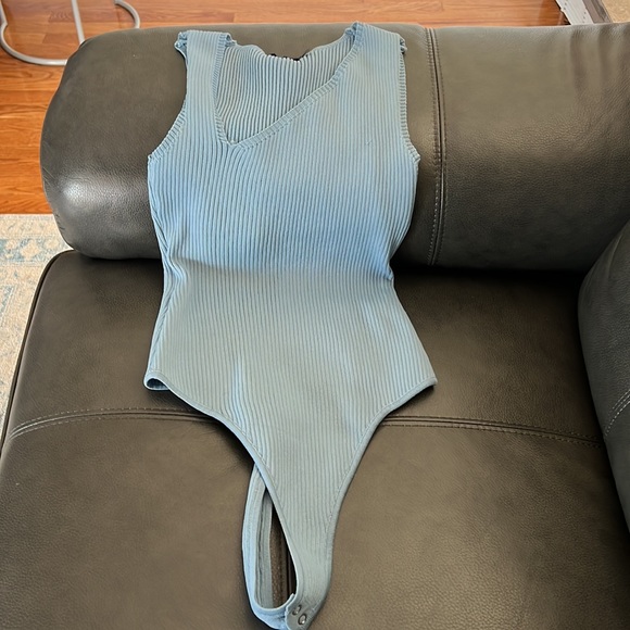 Pretty little thing cut out bodysuit - Picture 4 of 4